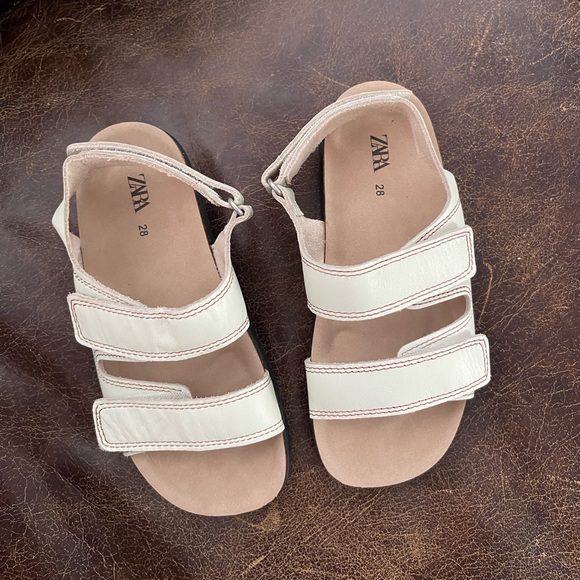 Like new Zara ecru genuine leather velcro sandals - Picture 5 of 7
